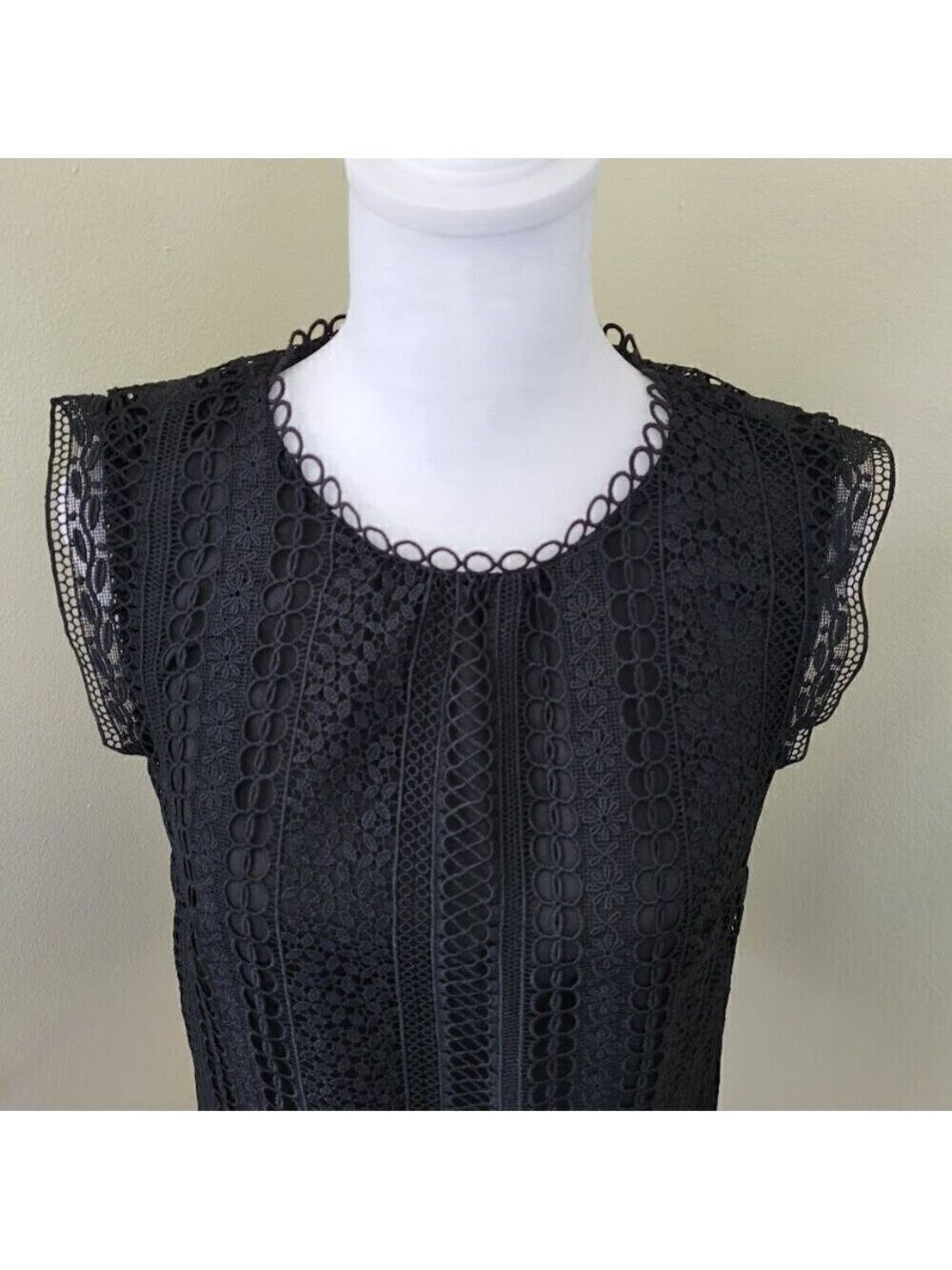 J. Crew Sleeveless Lace Blouse Lined Overhead Black Top Women's Size 0 - Picture 6 of 15